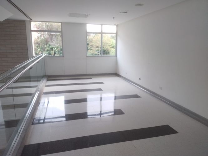 Consultorio en arriendo en San Diego, Medellín, 326 m² · foto 10 de 14