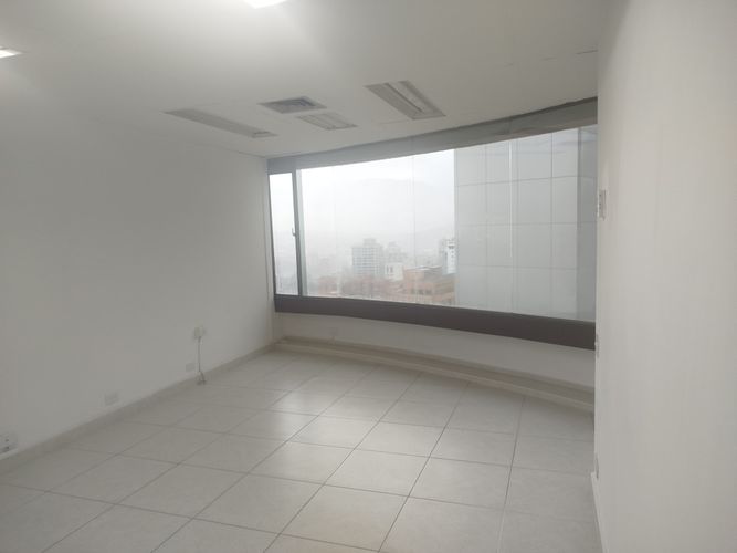 Oficina en arriendo en El Poblado, Medellín, 38 m² · foto 5 de 12