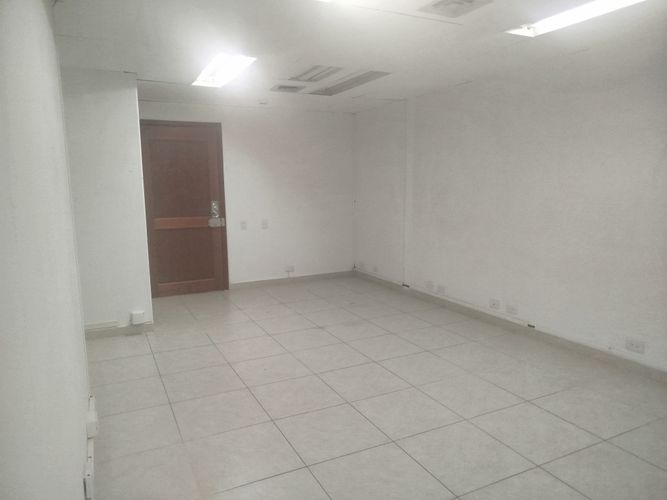 Oficina en arriendo en El Poblado, Medellín, 38 m² · foto 9 de 12
