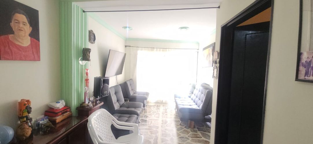 Casa de 8 alcobas en venta en Belén Las Mercedes, Medellín, 106 m² · foto 3 de 24