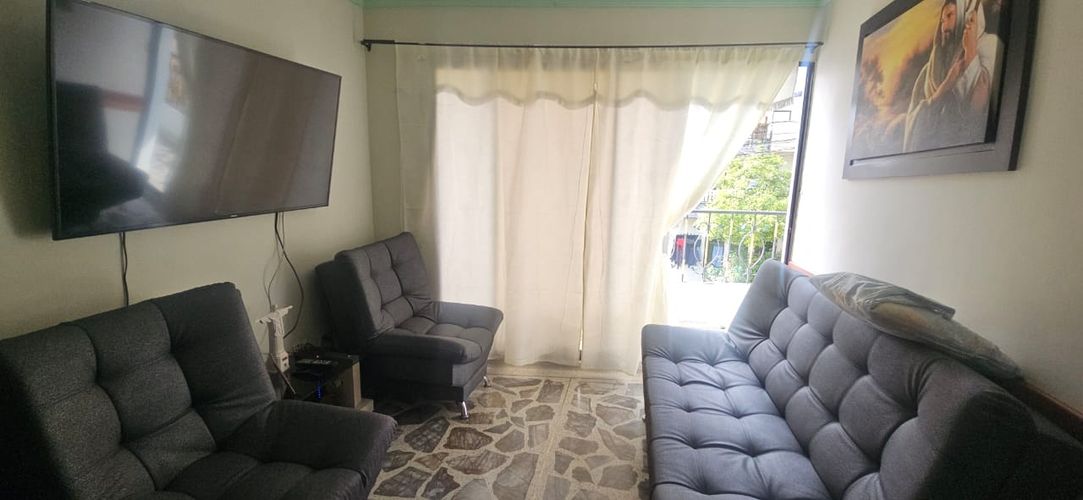 Casa de 8 alcobas en venta en Belén Las Mercedes, Medellín, 106 m² · foto 4 de 24
