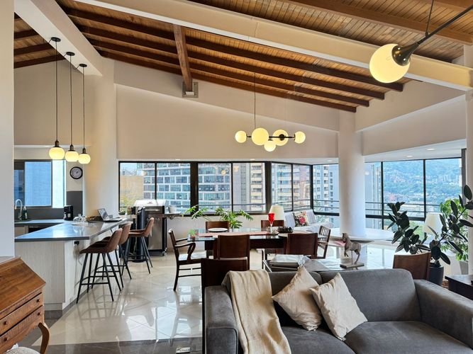 Apartamento de 3 alcobas en arriendo en El Poblado, Medellín, 180 m² · foto 2 de 18