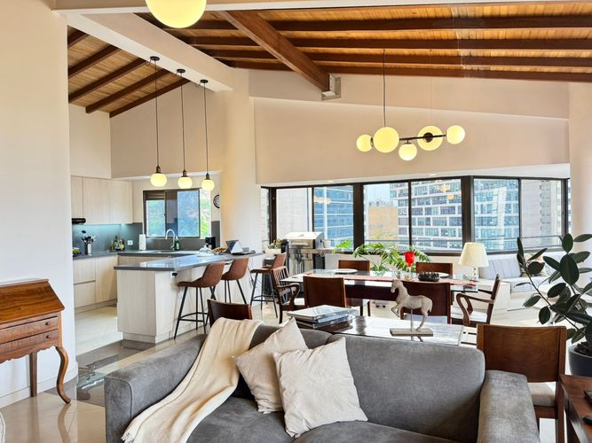 Apartamento de 3 alcobas en arriendo en El Poblado, Medellín, 180 m² · foto 3 de 18