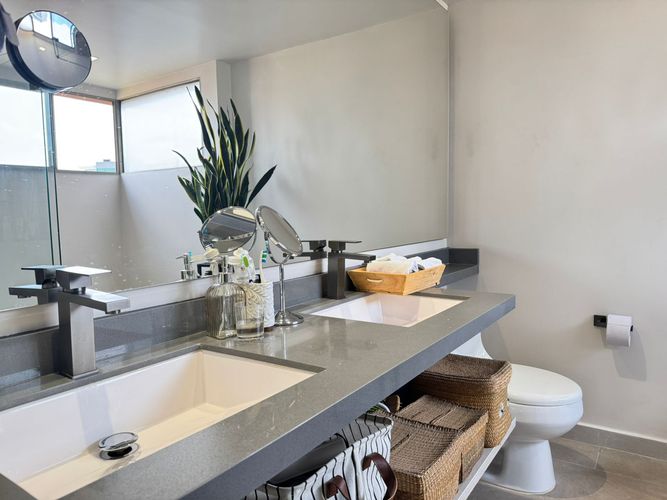 Apartamento de 3 alcobas en arriendo en El Poblado, Medellín, 180 m² · foto 10 de 18