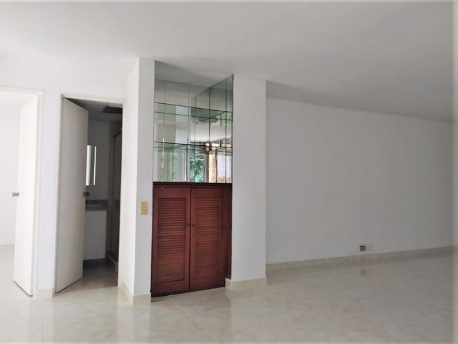 Apartamento de 4 alcobas en arriendo en La Aguacatala, Medellín, 135 m² · foto 4 de 17