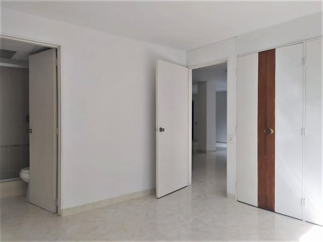Apartamento de 4 alcobas en arriendo en La Aguacatala, Medellín, 135 m² · foto 5 de 17