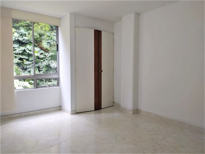 Apartamento de 4 alcobas en arriendo en La Aguacatala, Medellín, 135 m² · foto 8 de 17