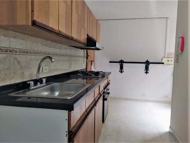 Apartamento de 4 alcobas en arriendo en La Aguacatala, Medellín, 135 m² · foto 9 de 17