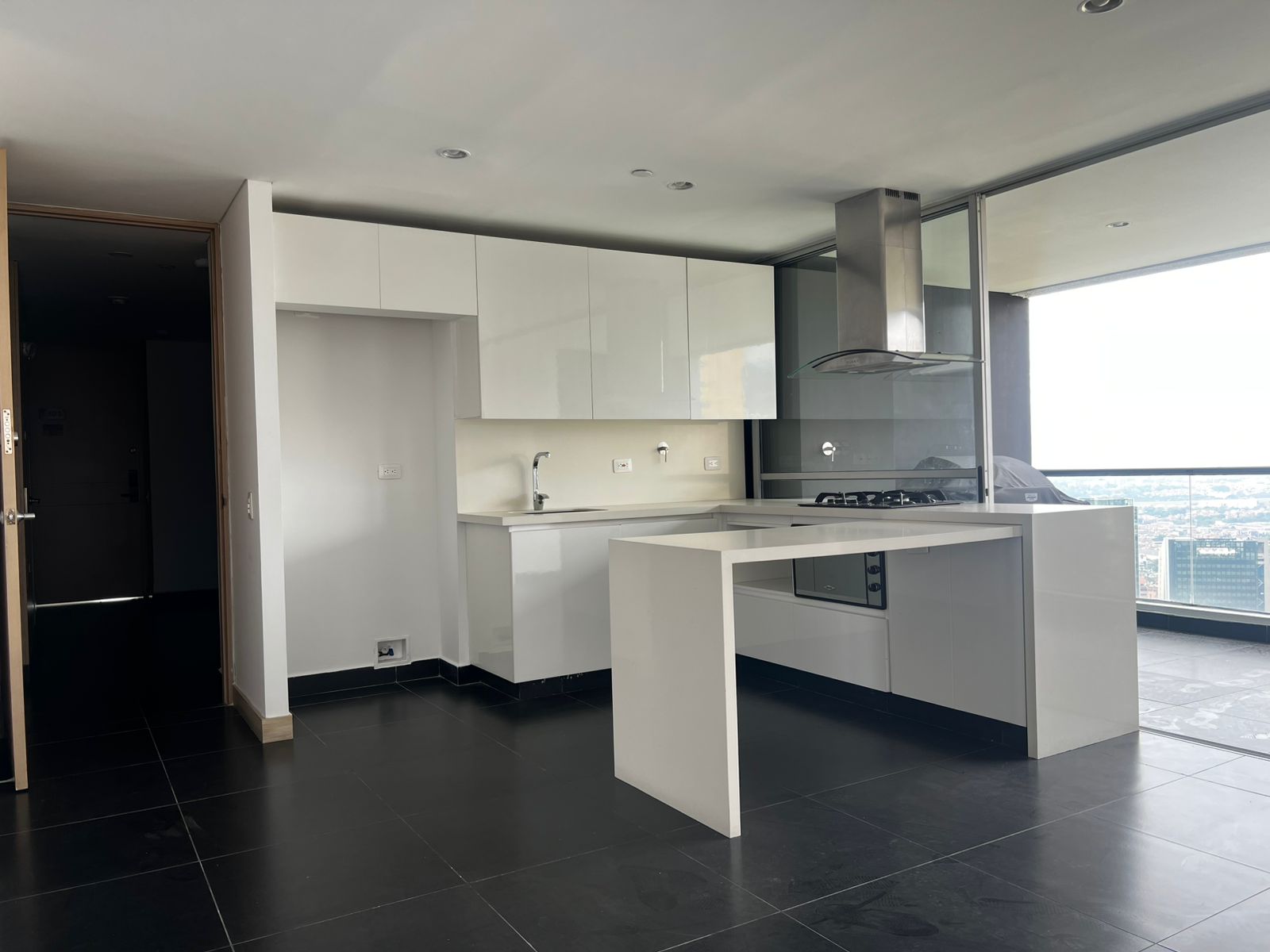 Apartaestudio en arriendo en El Campestre, Medellín · foto 4 de 17