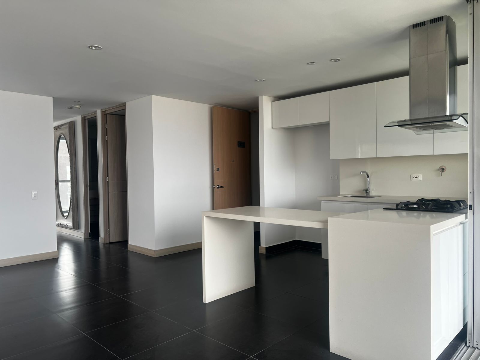 Apartaestudio en arriendo en El Campestre, Medellín · foto 5 de 17
