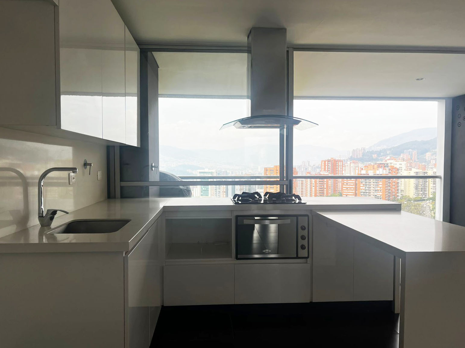 Apartaestudio en arriendo en El Campestre, Medellín · foto 9 de 17
