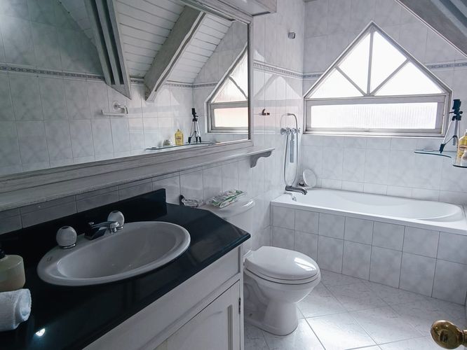 Casa de 4 alcobas en arriendo en Cerros De Suba, Bogotá, 350 m² · foto 17 de 20