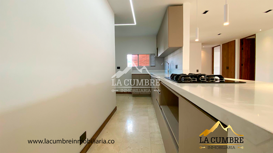 Apartamento de 2 alcobas en arriendo en Castropol, Medellín, 150 m² · foto 6 de 16