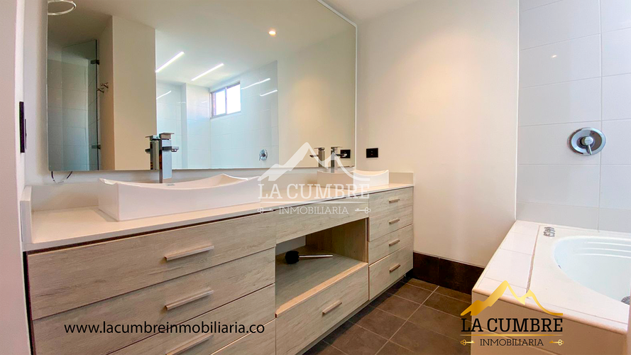 Apartamento de 2 alcobas en arriendo en Castropol, Medellín, 150 m² · foto 11 de 16
