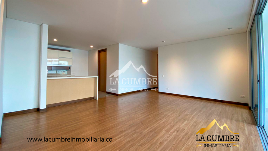 Apartamento de 2 alcobas en arriendo en Los Balsos, Medellín, 115 m² · foto 2 de 13