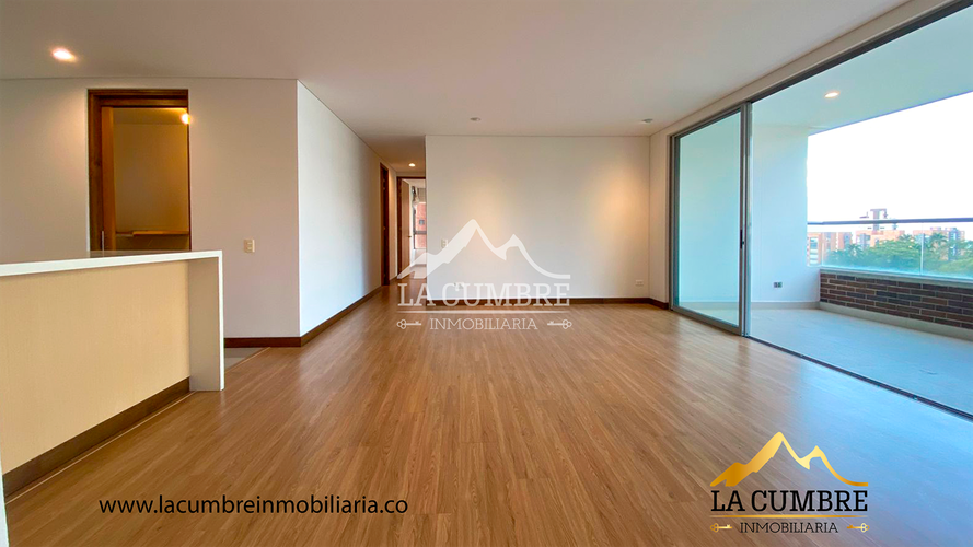 Apartamento de 2 alcobas en arriendo en Los Balsos, Medellín, 115 m² · foto 3 de 13