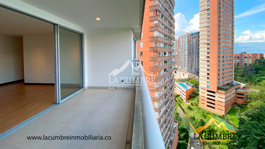 Apartamento de 2 alcobas en arriendo en Los Balsos, Medellín, 115 m² · foto 4 de 13
