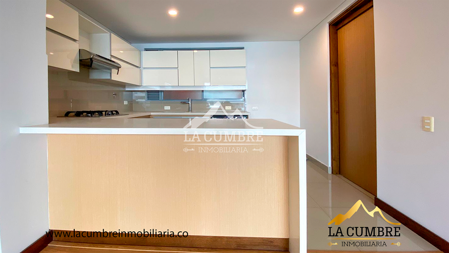 Apartamento de 2 alcobas en arriendo en Los Balsos, Medellín, 115 m² · foto 5 de 13
