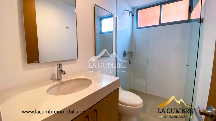 Apartamento de 2 alcobas en arriendo en Los Balsos, Medellín, 115 m² · foto 12 de 13