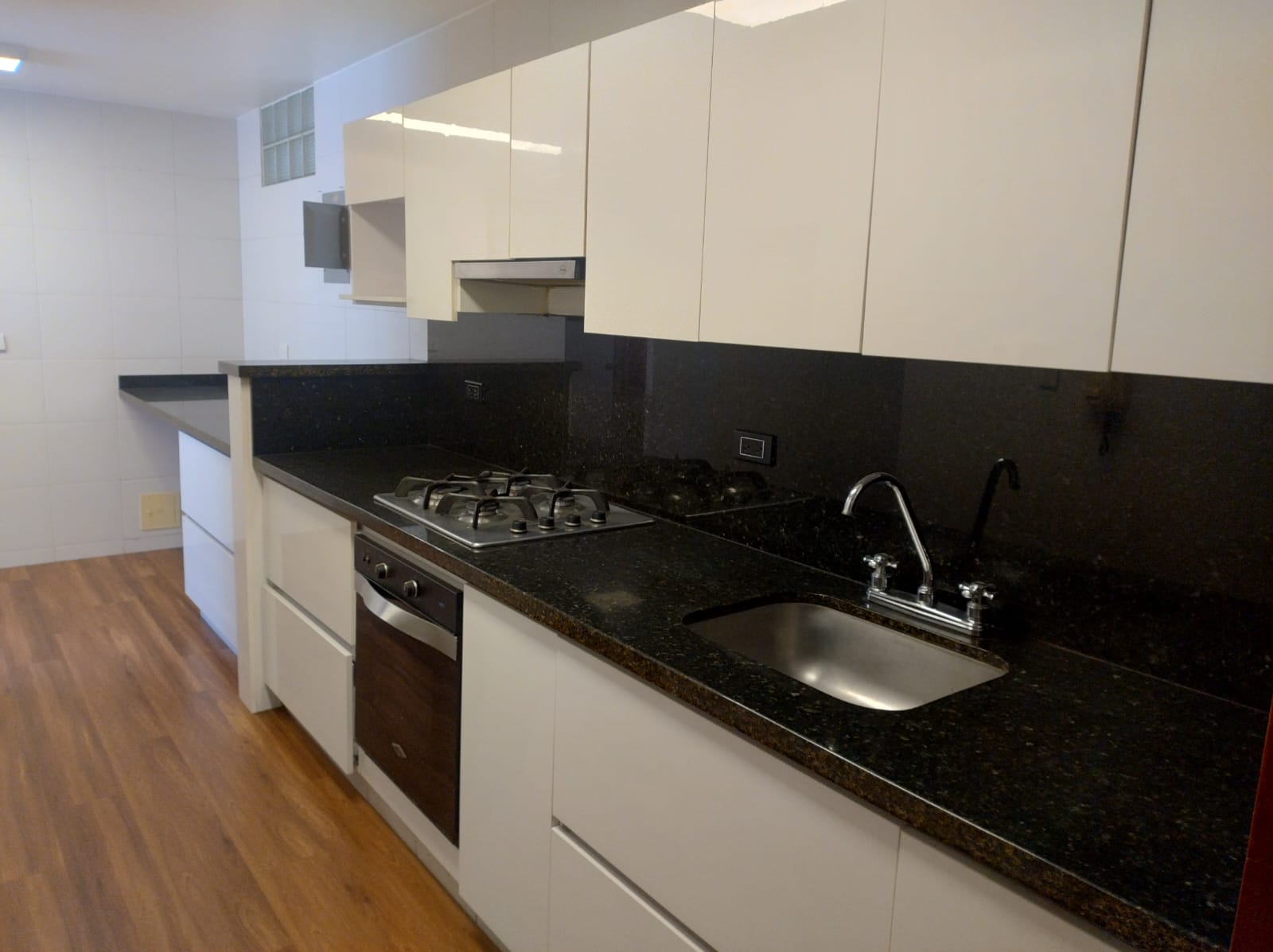 Apartamento en venta en Los Alpes, Pereira · foto 4 de 16