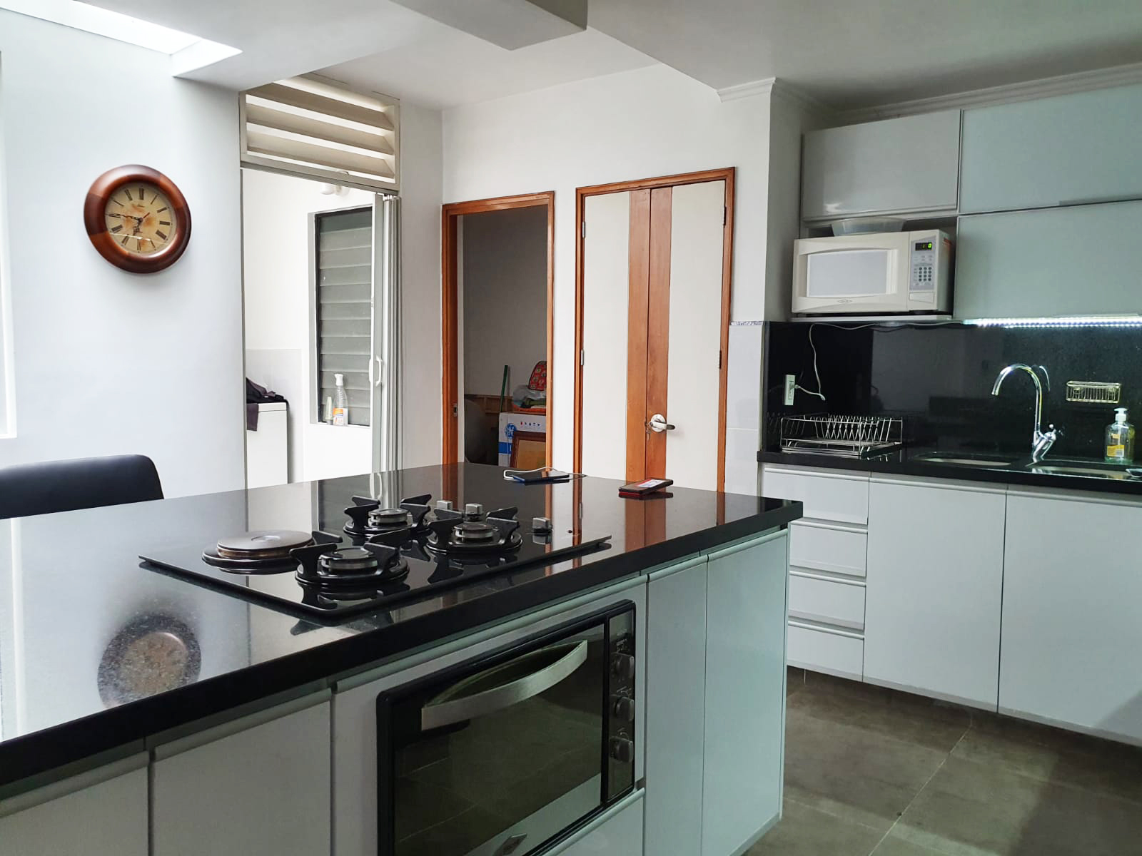 Casa en arriendo en Castropol, Medellín · foto 2 de 13