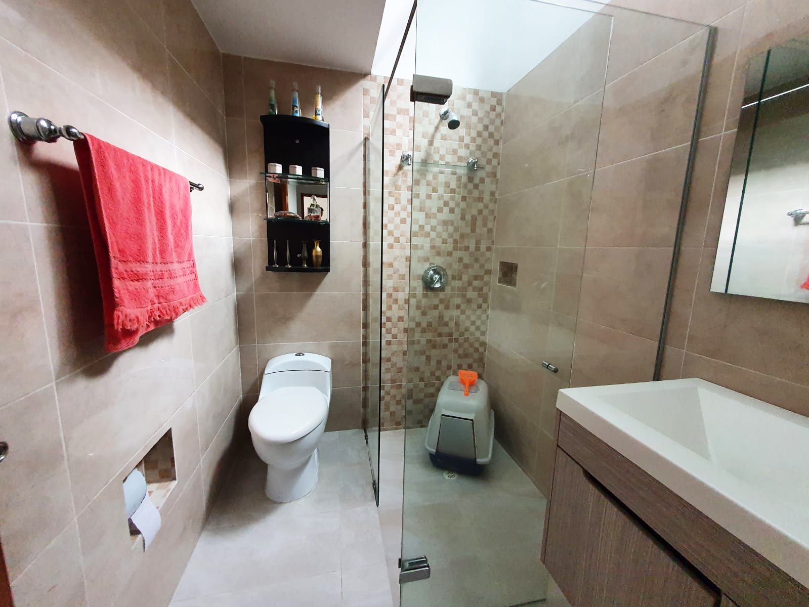 Casa en arriendo en Castropol, Medellín · foto 9 de 13