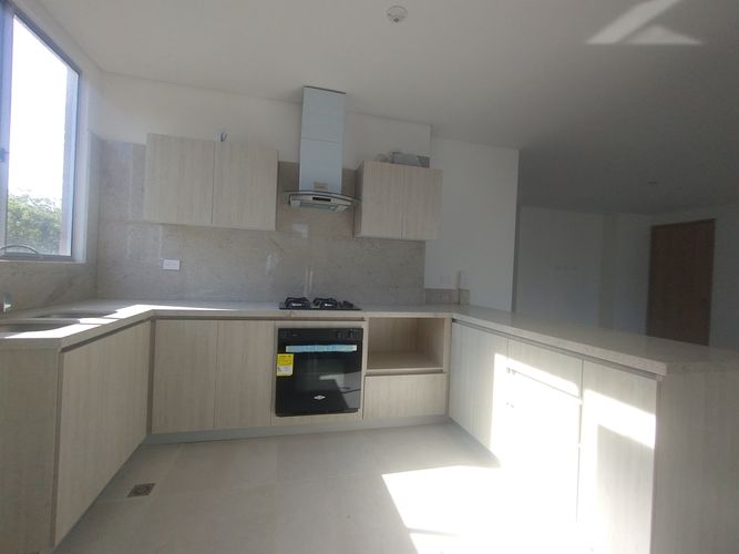 Apartamento de 3 alcobas en venta en Altos De Riomar, Barranquilla, 133 m² · foto 7 de 17