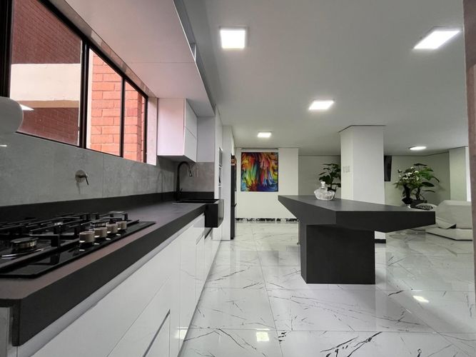 Apartamento de 3 alcobas en arriendo en Los Balsos, Medellín, 127 m² · foto 5 de 16
