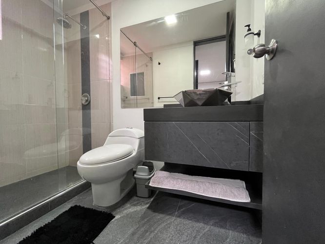 Apartamento de 3 alcobas en arriendo en Los Balsos, Medellín, 127 m² · foto 15 de 16
