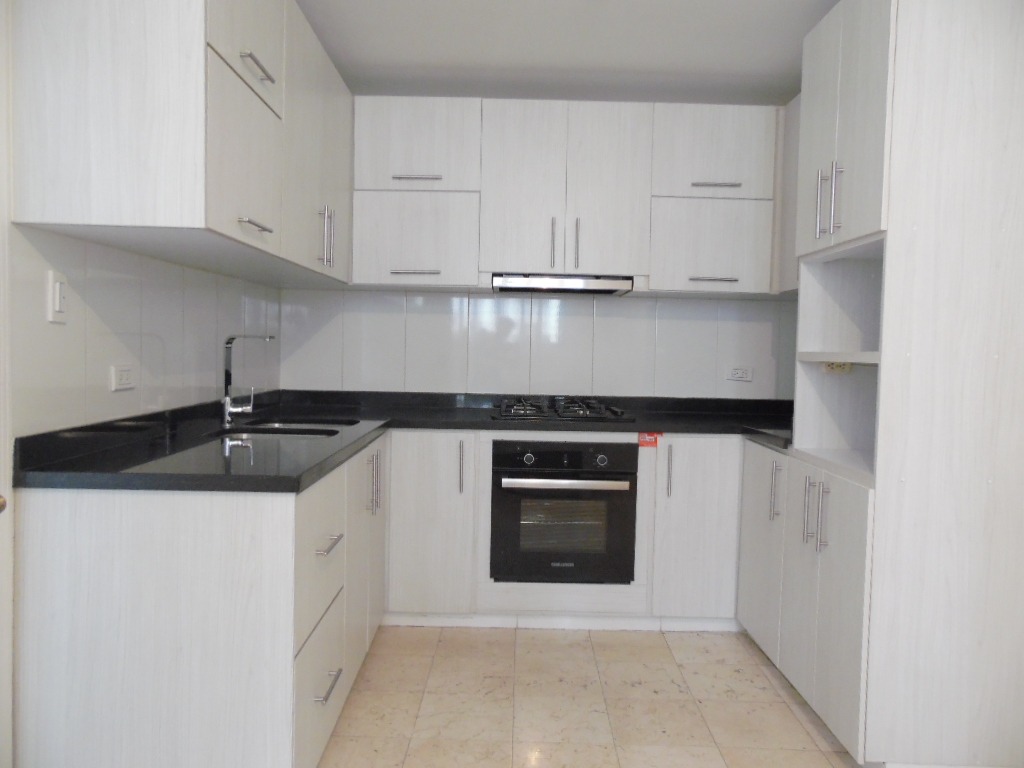 Apartamento en venta en Pinares, Pereira · foto 2 de 10