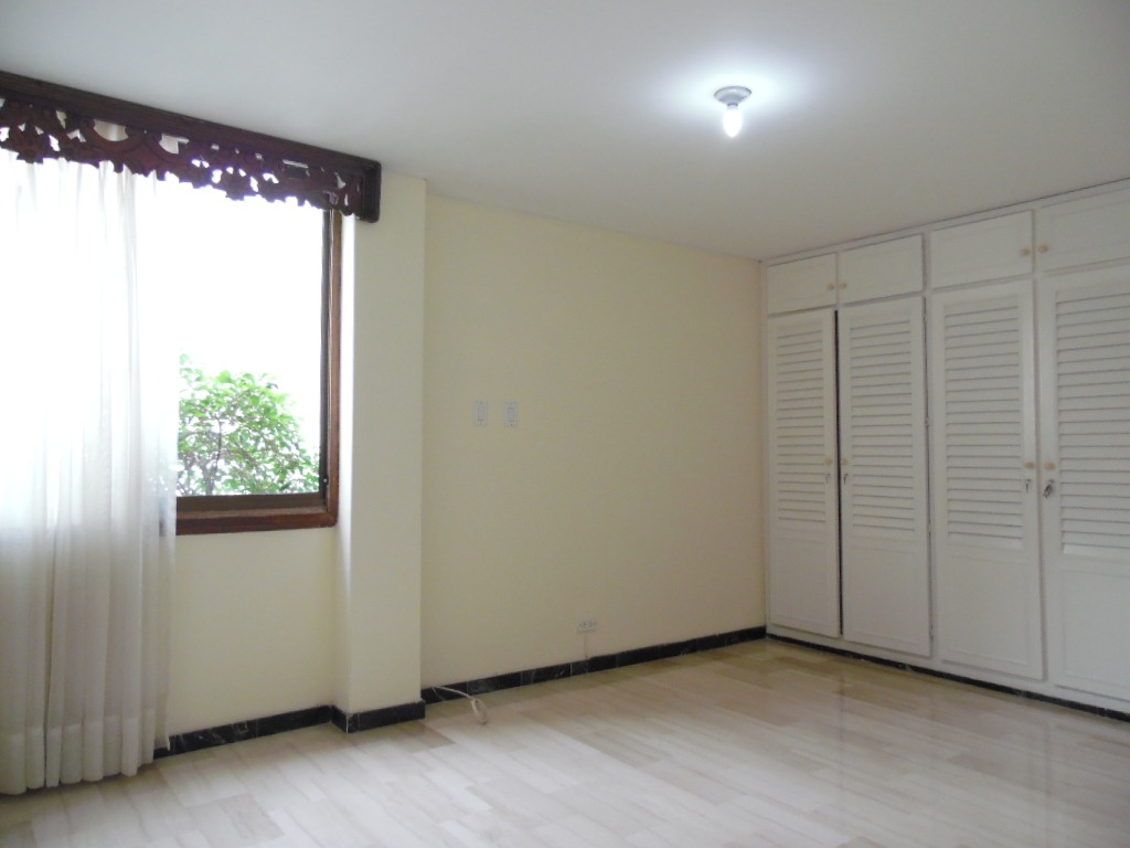 Apartamento en venta en Pinares, Pereira · foto 3 de 10
