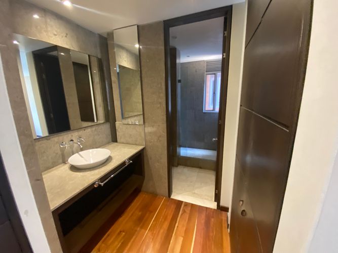 Apartamento de 3 alcobas en venta en Los Rosales, Bogotá, 171 m² · foto 9 de 22