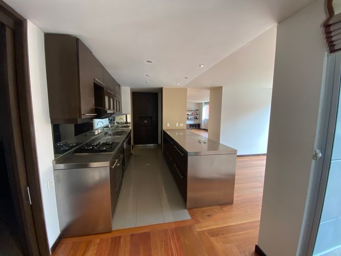 Apartamento de 3 alcobas en venta en Los Rosales, Bogotá, 171 m² · foto 15 de 22