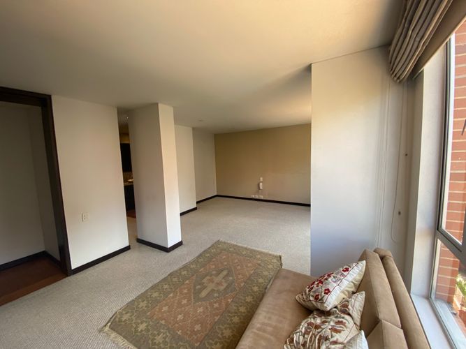 Apartamento de 3 alcobas en venta en Los Rosales, Bogotá, 171 m² · foto 18 de 22