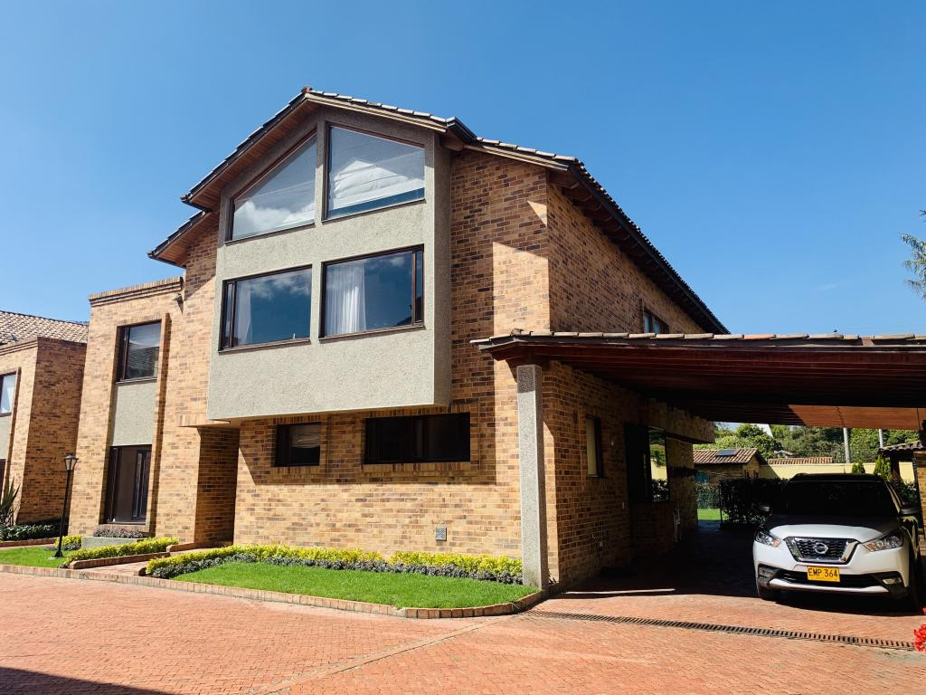 Casa en venta en San Jose De Bavaria, Bogotá · foto 9 de 24