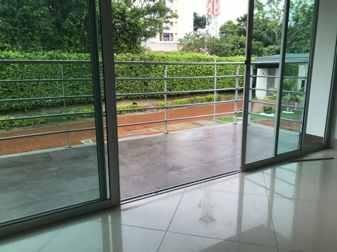 Casa de 4 alcobas en venta en Picaleña Y Mirolindo, Ibagué, 328 m² · foto 2 de 12