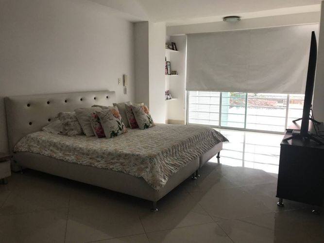Casa de 4 alcobas en venta en Picaleña Y Mirolindo, Ibagué, 328 m² · foto 4 de 12