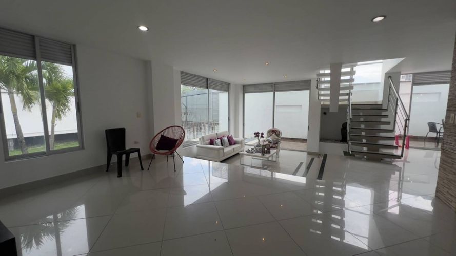 Casa de 4 alcobas en venta en Picaleña Y Mirolindo, Ibagué, 328 m² · foto 5 de 12