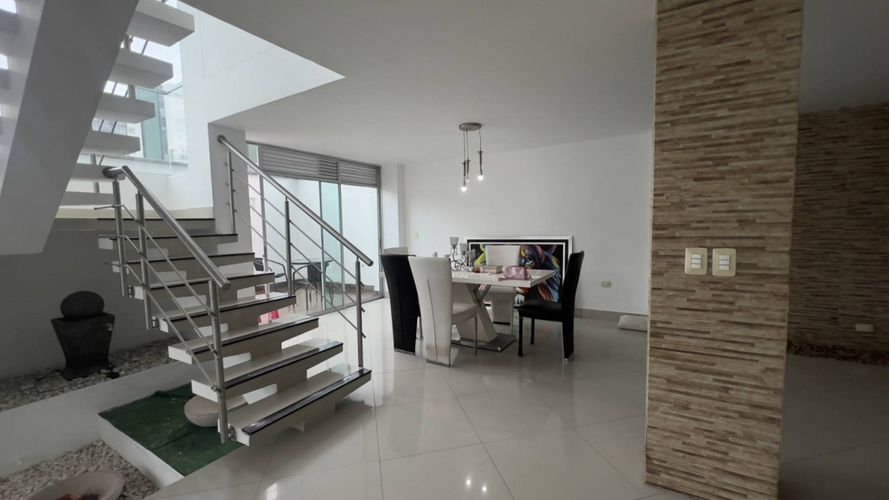 Casa de 4 alcobas en venta en Picaleña Y Mirolindo, Ibagué, 328 m² · foto 6 de 12