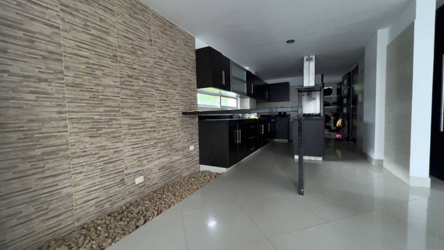Casa de 4 alcobas en venta en Picaleña Y Mirolindo, Ibagué, 328 m² · foto 7 de 12