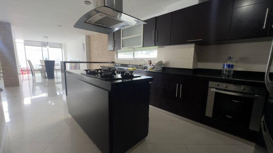 Casa de 4 alcobas en venta en Picaleña Y Mirolindo, Ibagué, 328 m² · foto 8 de 12