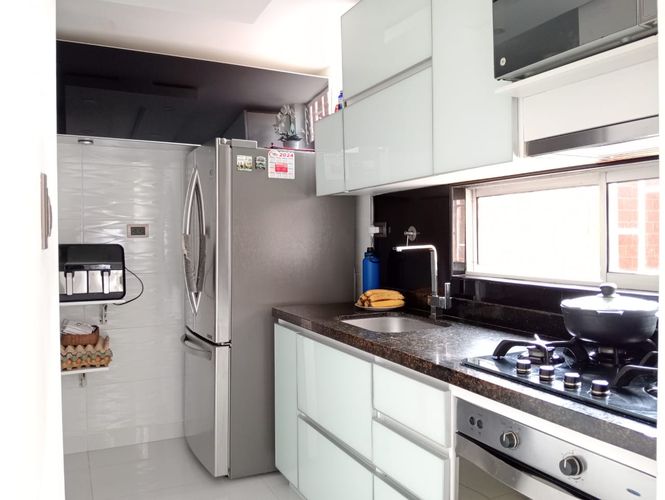 Apartamento de 3 alcobas en arriendo en Laureles, Medellín, 75 m² · foto 5 de 15