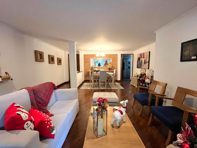 Apartamento de 3 alcobas en venta en El Poblado, Medellín, 127 m² · foto 2 de 17