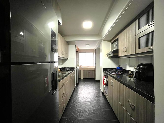Apartamento de 3 alcobas en venta en El Poblado, Medellín, 127 m² · foto 4 de 17