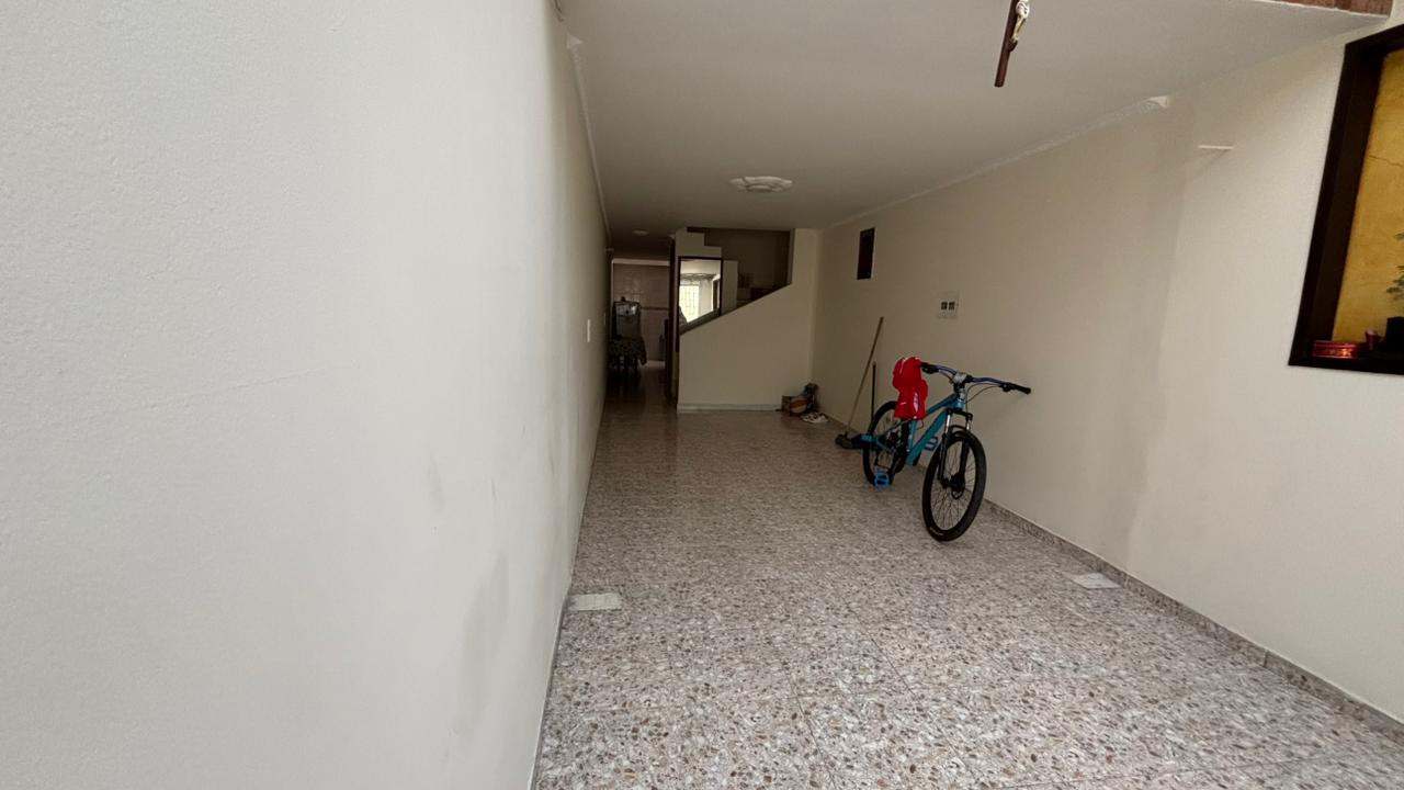 Casa en venta en Alamos, Bogotá · foto 17 de 24