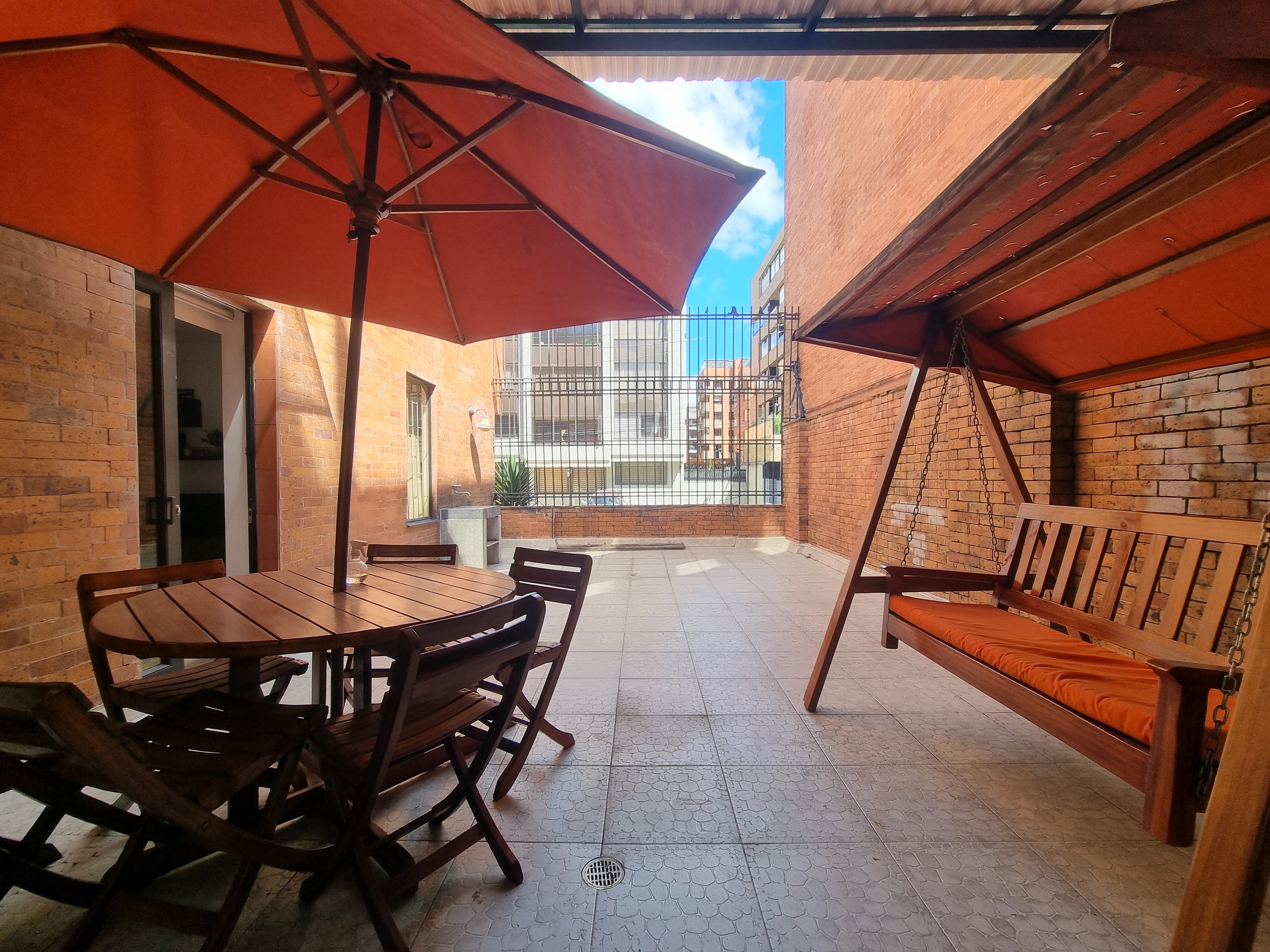 Apartamento en venta en La Carolina, Bogotá · foto 3 de 24