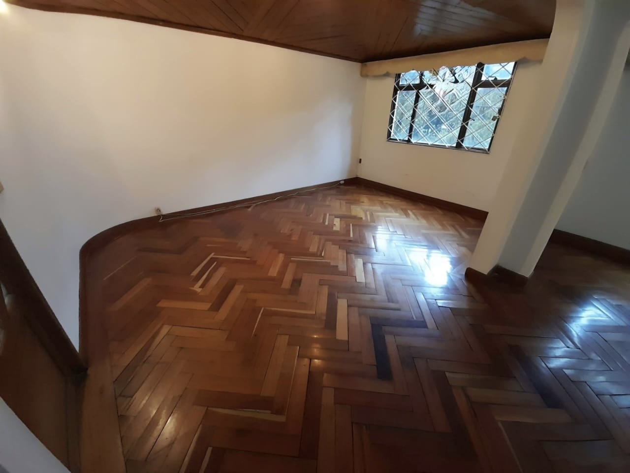 Casa en venta en Los Cedros, Bogotá · foto 3 de 24