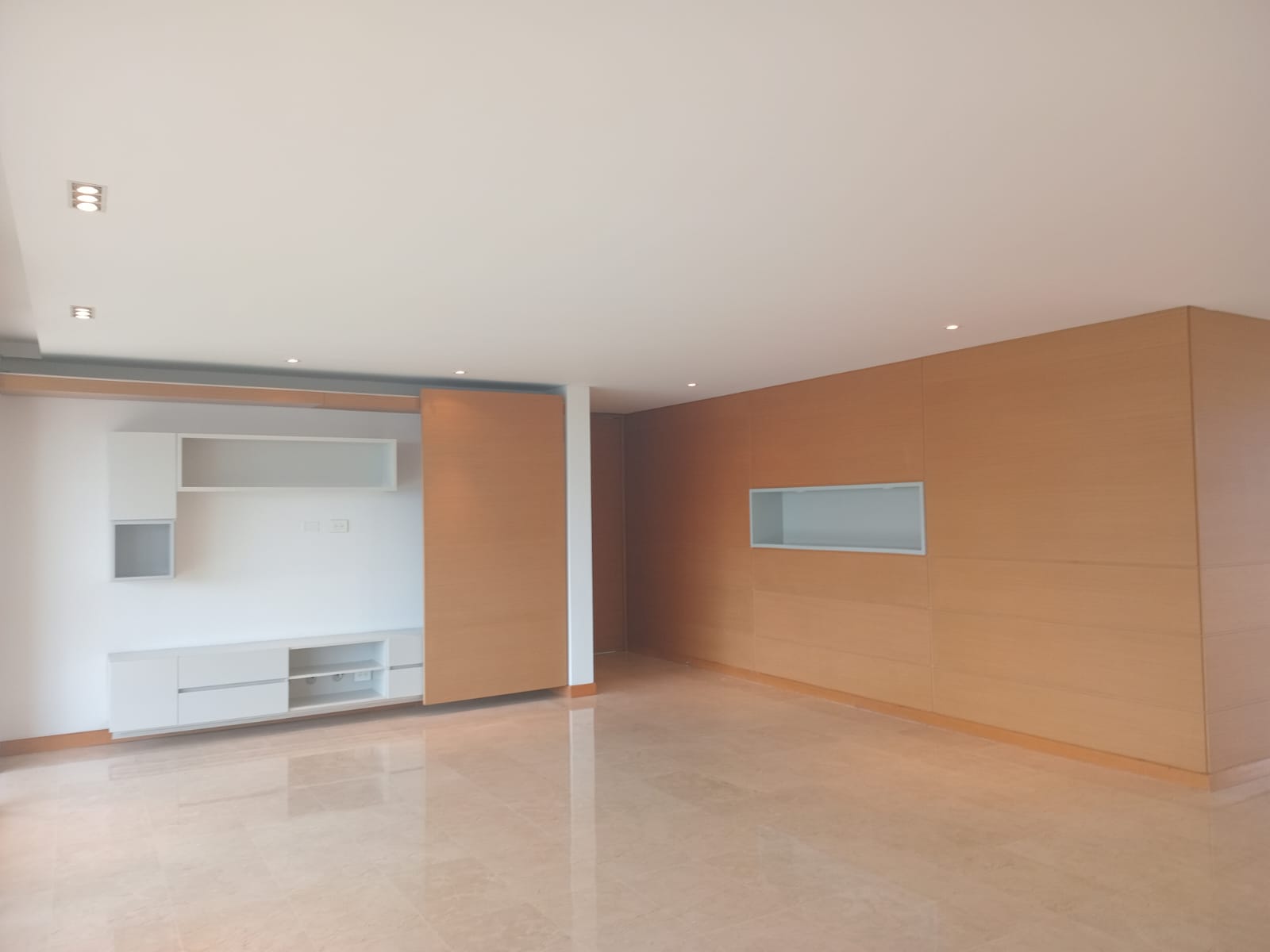 Apartamento en arriendo en El Tesoro, Medellín · foto 3 de 19