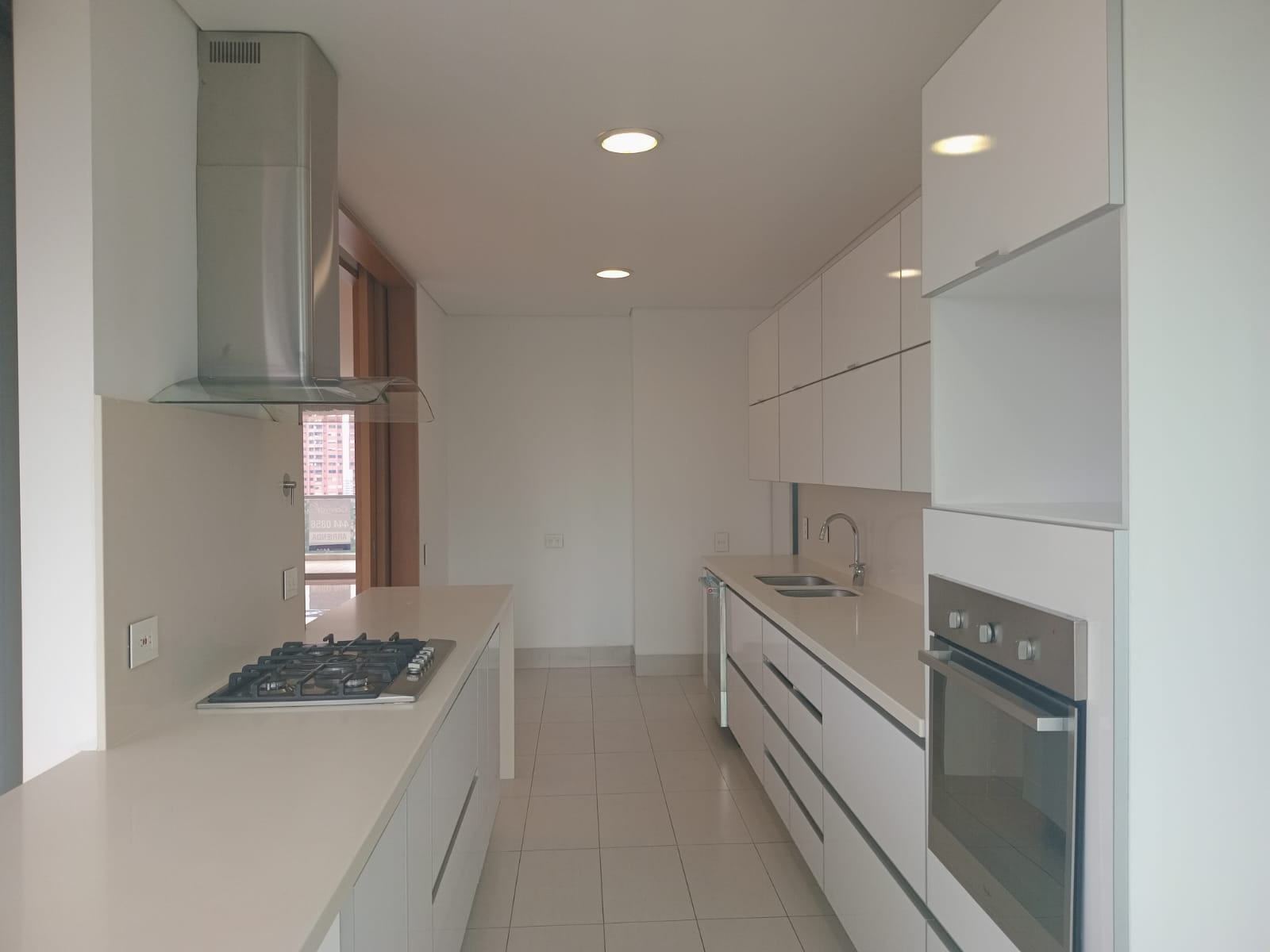 Apartamento en arriendo en El Tesoro, Medellín · foto 6 de 19