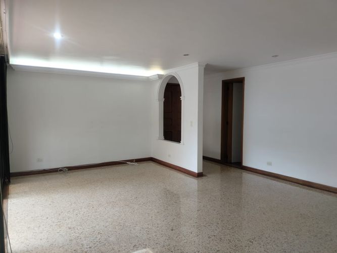 Apartamento de 4 alcobas en arriendo en Alejandria, Medellín, 185 m² · foto 4 de 18